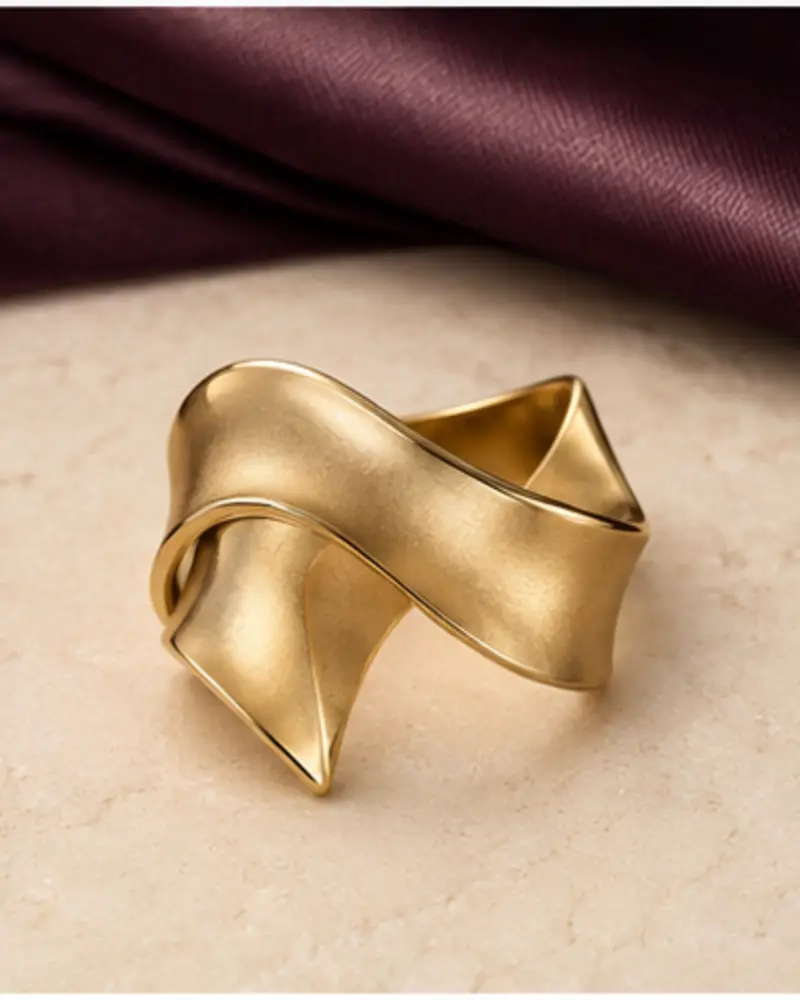 Nocturne Fold Ring